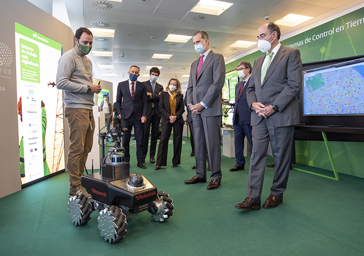 foto noticia El Rey Felipe VI visita en Bilbao el centro tecnológico de Iberdrola que definirá las redes eléctricas del futuro.